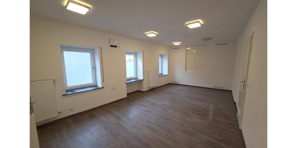 Gewerbeeinheit Ideal für: Fahrschule, Nachhilfe, Praxis,... in HD zimmer