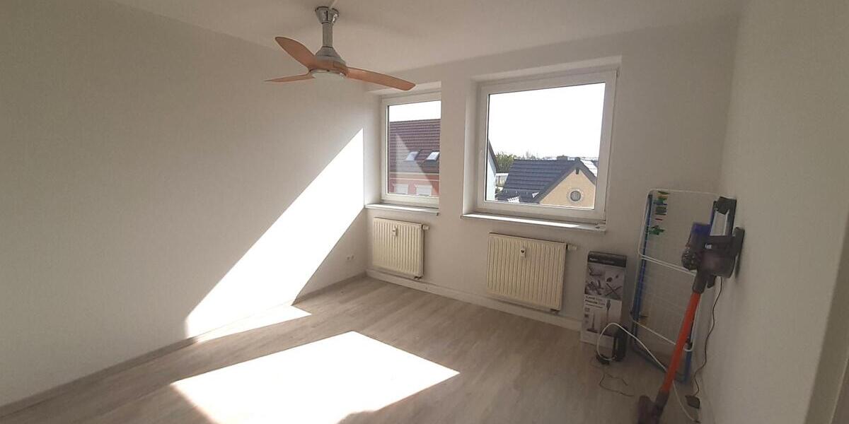 helle Zweiraumwohnung mit Balkon und Personenaufzug - Etagenwohnung Hermsdorf | Angebot:26074110