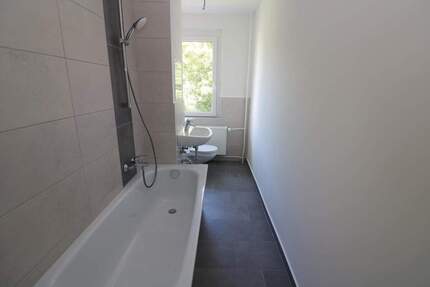 Verdammt ich lieb dich...3-RW mit Wanne u. Balkon!!! 3 zimmer