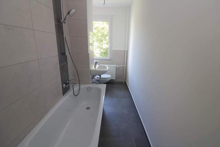 Verdammt ich lieb dich...3-RW mit Wanne u. Balkon!!! 3 zimmer