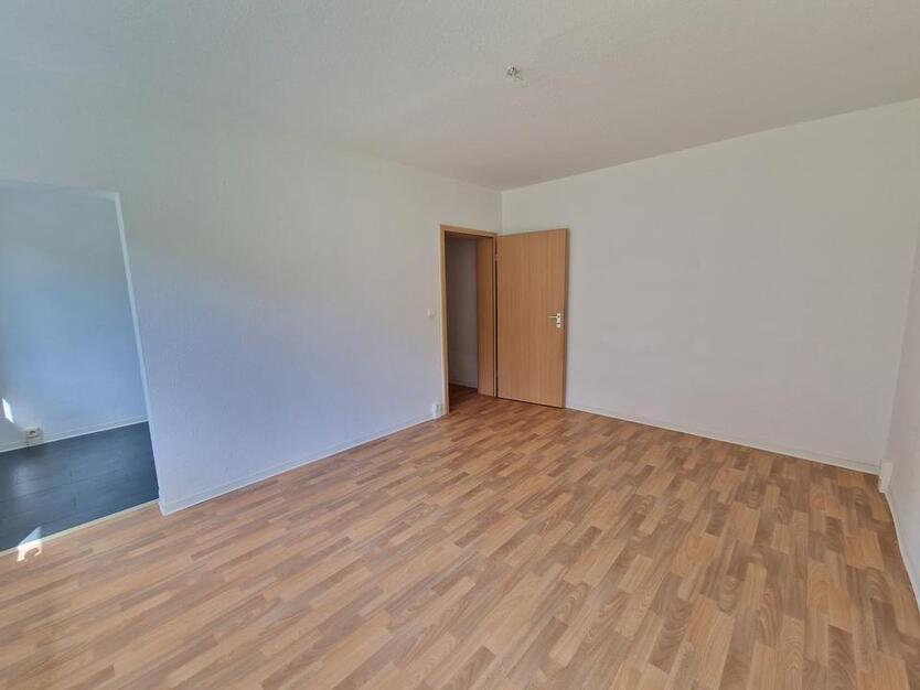 *Ab sofort! - 2-Zimmer-Erdgeschosswohnung mit Duschbad & 2 NKM sparen* zimmer