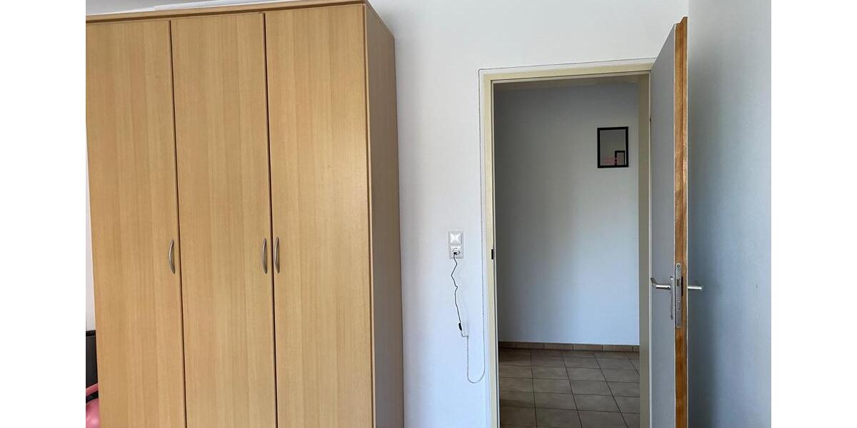 Erdgeschoßwohnung Gerbrunn - 2 Zimmer, 180 m&sup2;, 320&euro; | Angebot:25893696