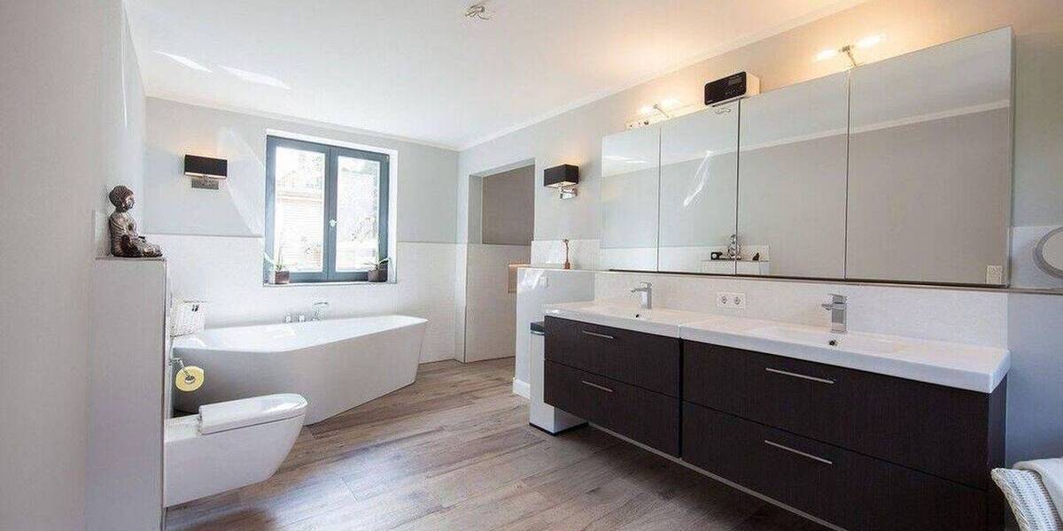 Einfamilienhaus Hamburg Niendorf - 6 Zimmer, 210 m&sup2;, 4.200&euro; | Angebot:26616913