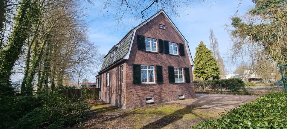 Einfamilienhaus Wiesmoor - 8 Zimmer, 165 m&sup2;, 1.300&euro; | Angebot:26051502