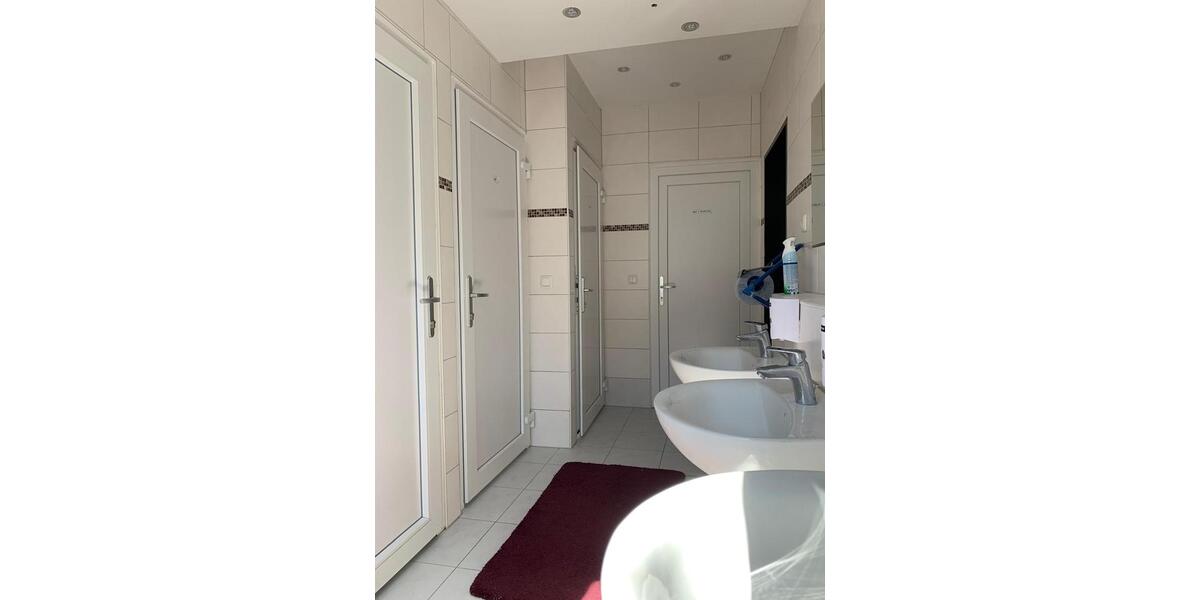 Wohnen auf Zeit Gelsenkirchen Gelsenkirchen-West - 21 Zimmer, 750 m&sup2;, 300&euro; | Angebot:25873393