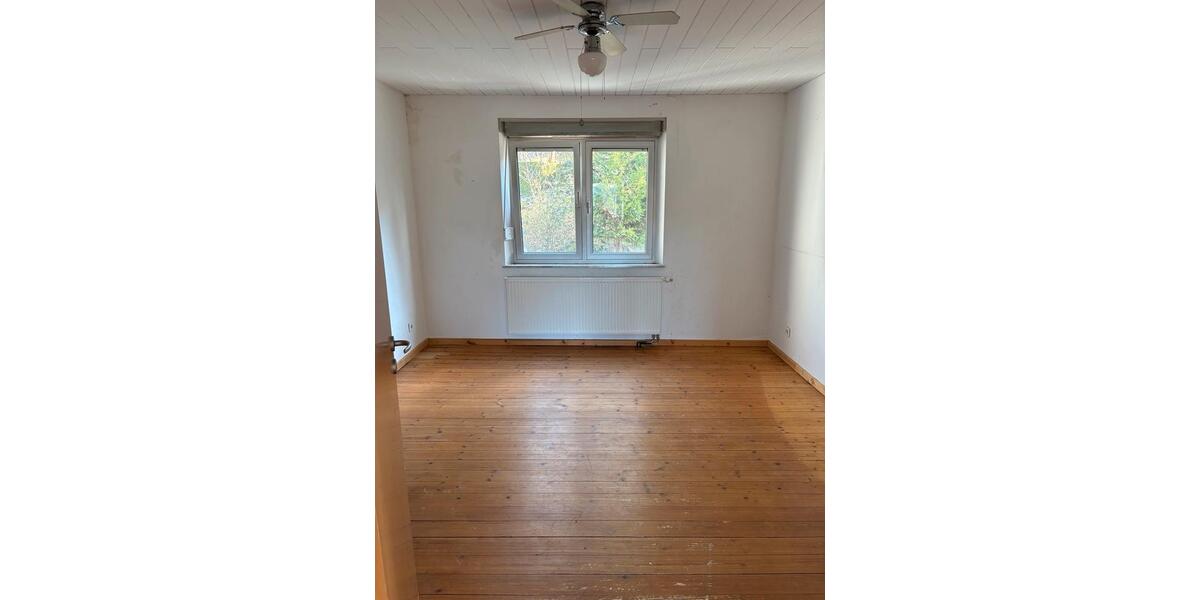 Etagenwohnung Schiffweiler - 2 Zimmer, 65 m&sup2;, 450&euro; | Angebot:25988098