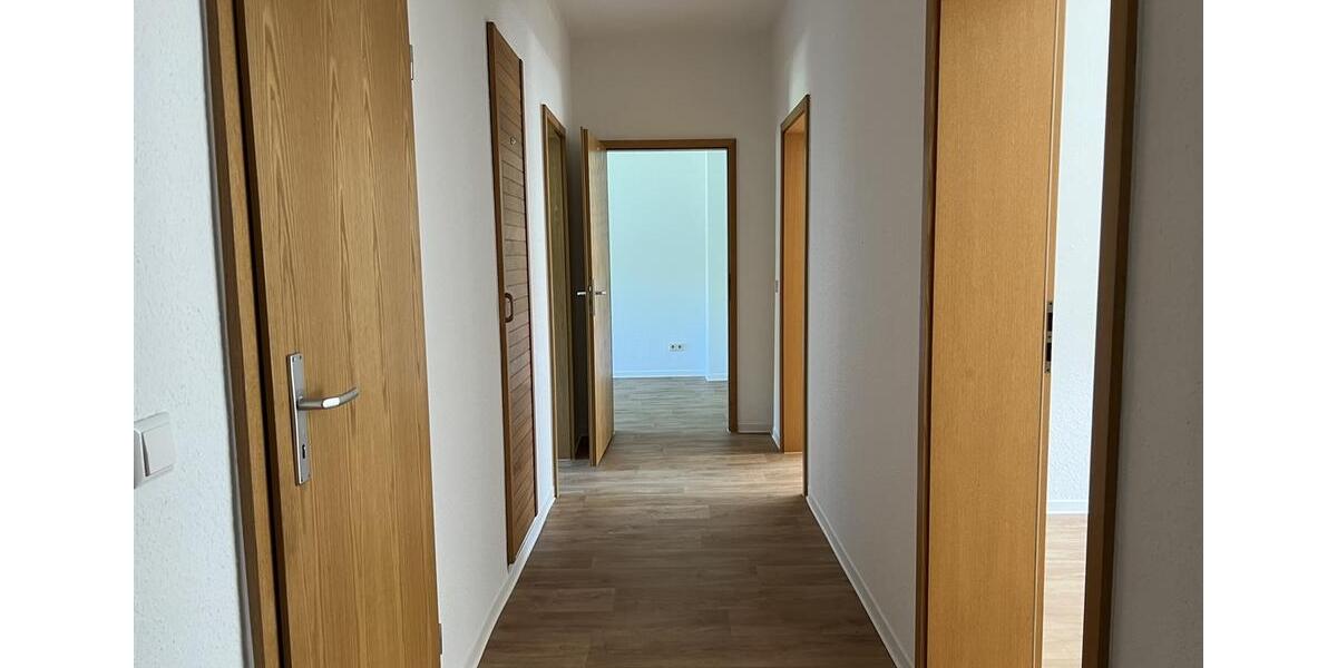 Etagenwohnung Borna - 3 Zimmer, 64 m&sup2;, 390&euro; | Angebot:24527580