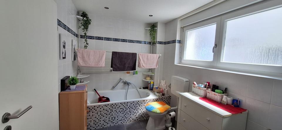 Erdgeschoßwohnung Kehl - 5 Zimmer, 120 m&sup2;, 1.180&euro; | Angebot:26611013