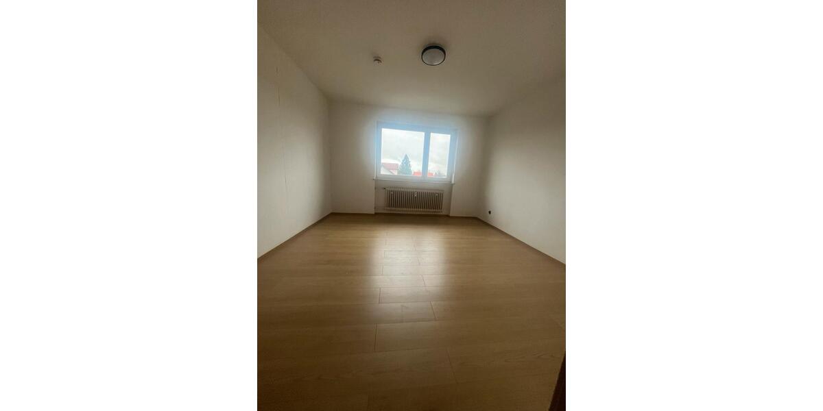 Sonnige Vierzimmerwohnung in ruhiger Wohnlage Speichersdorf 4 zimmer