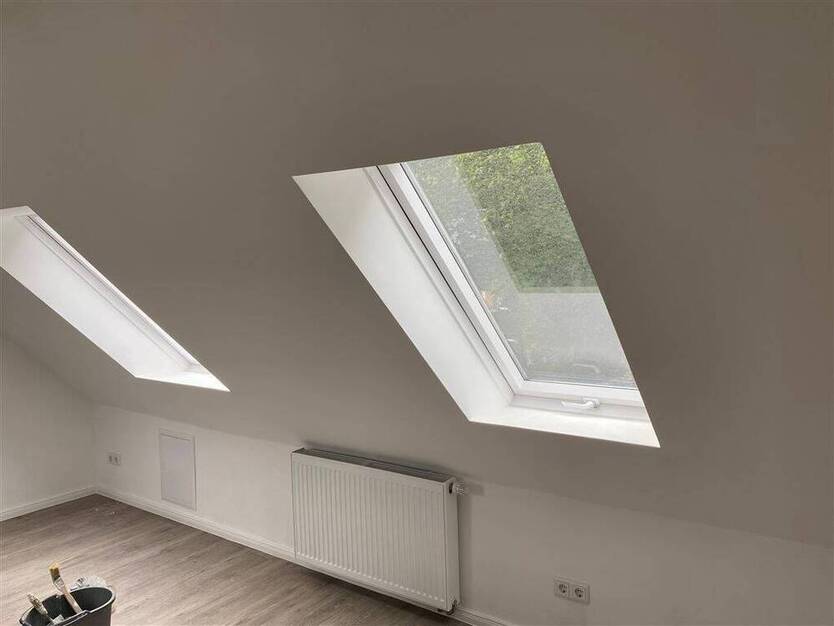 Tolle, Lichtdurchflutete 3 Zimmer Wohnung über 2 Ebenen und großer Terrasse. Erstbezug nach Sanierung!