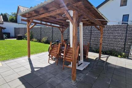 Charmante, helle 2,5-Zimmer-DG wohnung in ruhiger Wohngegend 2 zimmer