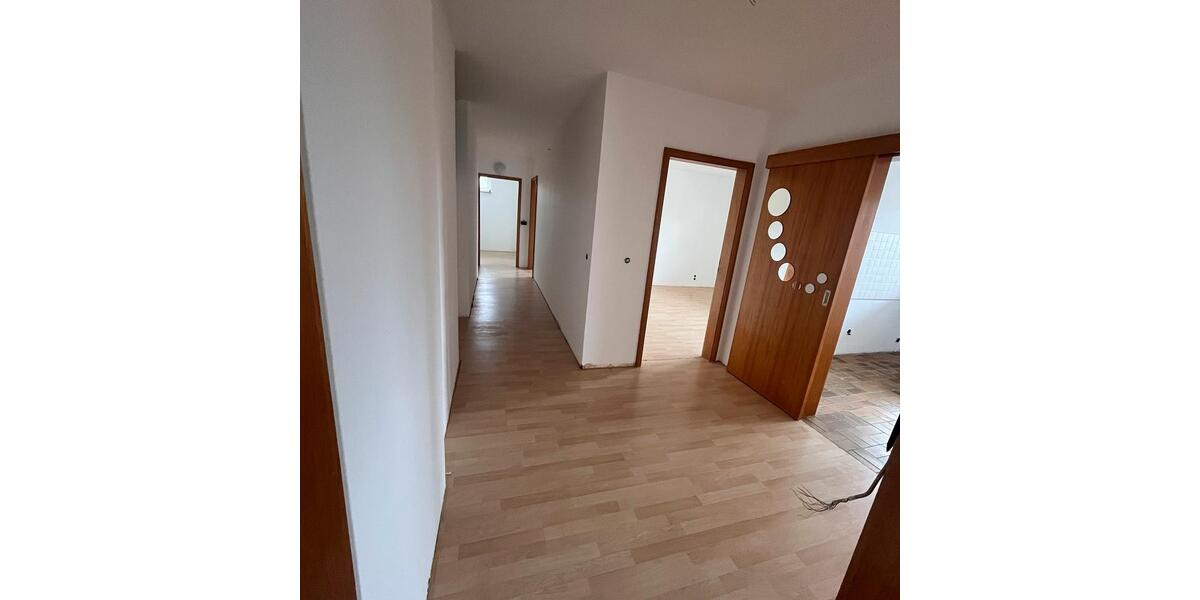 Erdgeschoßwohnung Wermelskirchen - 3 Zimmer, 101 m&sup2;, 1.300&euro; | Angebot:26034971