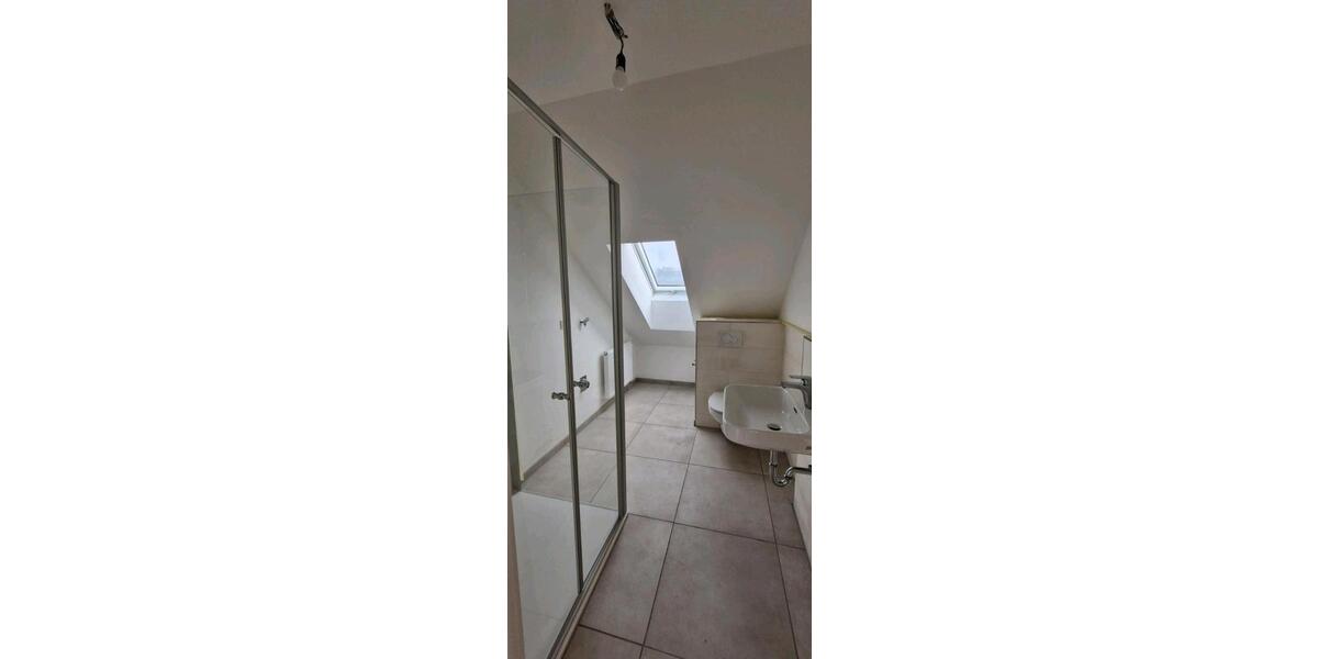 Dachgeschoßwohnung Burgkirchen an der Alz - 2.5 Zimmer, 65 m&sup2;, 1.040&euro; | Angebot:26478532