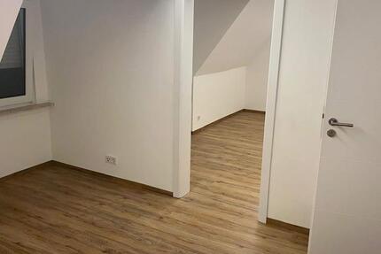 WG Montage Zimmer , kernsaniertem Altbau – Dillenburg, sofort ! 2 zimmer