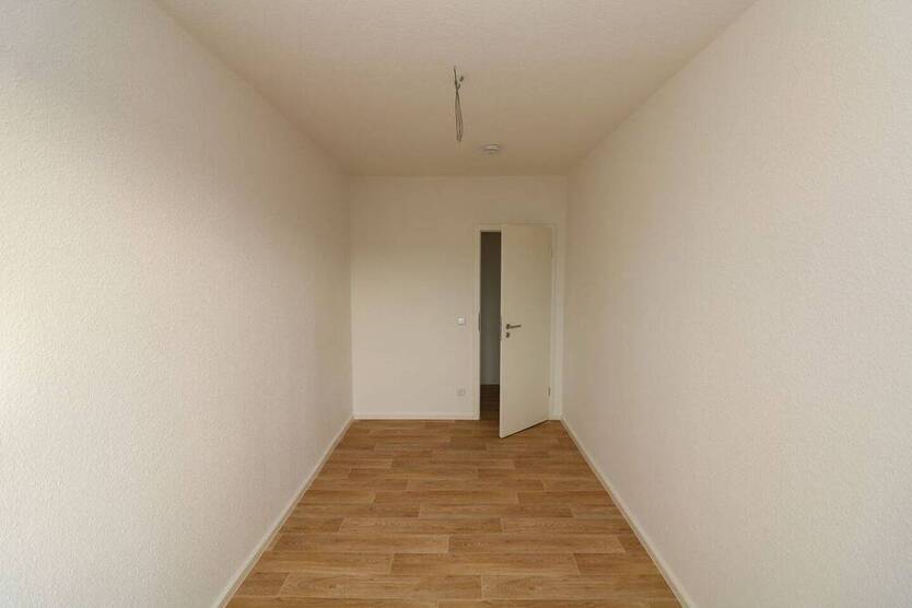 Kinderlachen willkommen...sanierte 5-Raum-FamilienWohnung mit Balkon!!!
