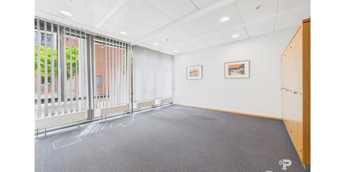 großzügige Gewerbeeinheit in zentraler Lage von Düren zimmer