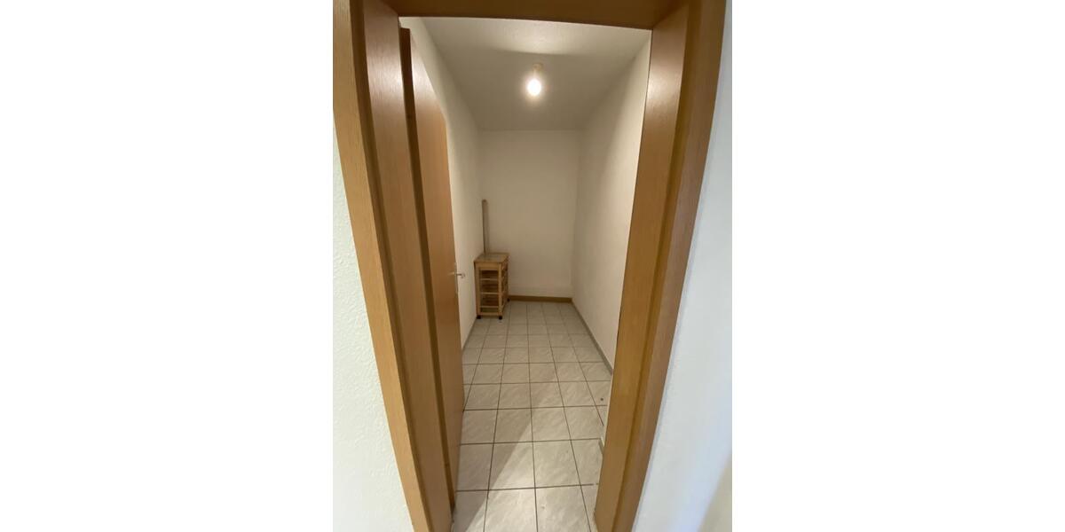 Etagenwohnung Mittweida - 3 Zimmer, 81 m&sup2;, 490&euro; | Angebot:25363723