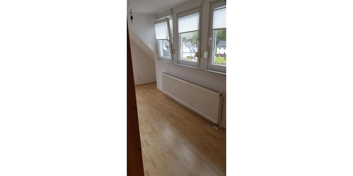 Dachgeschoßwohnung Haiger - 2 Zimmer, 61 m&sup2;, 500&euro; | Angebot:25207237