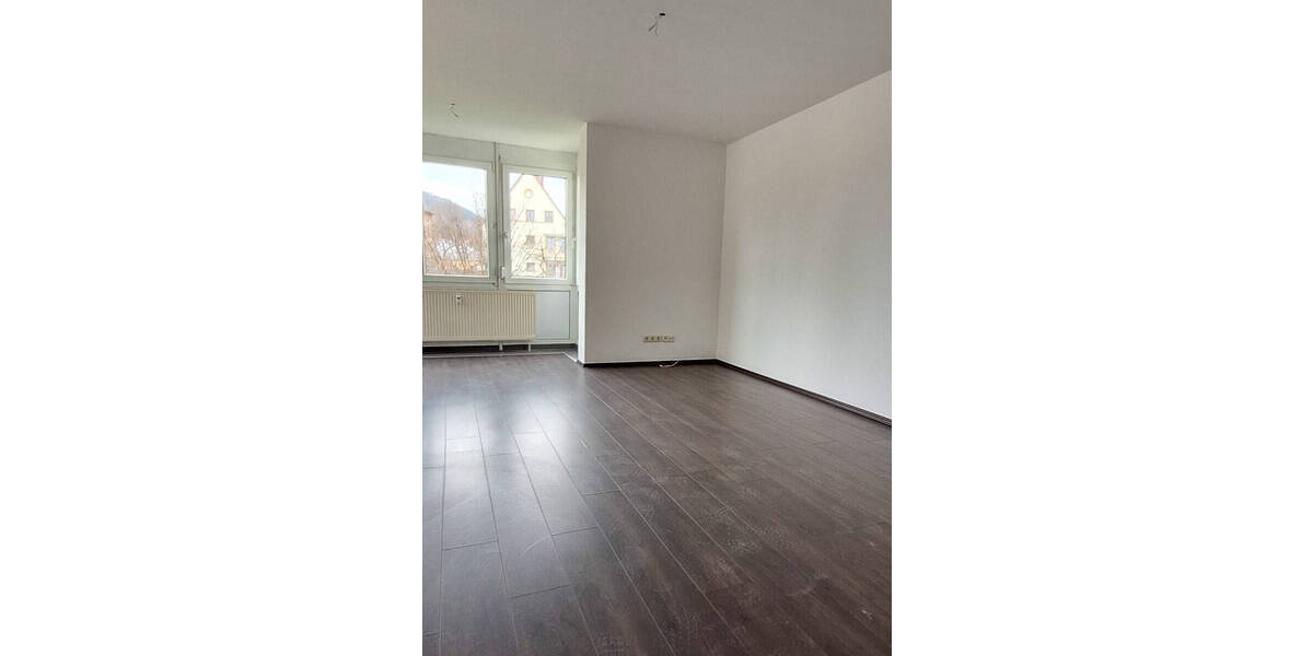 Etagenwohnung Saalfeld - 2 Zimmer, 92 m&sup2;, 690&euro; | Angebot:26486199