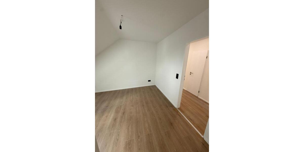 Etagenwohnung Kassel Nordshausen - 4 Zimmer, 85 m&sup2;, 980&euro; | Angebot:25306031