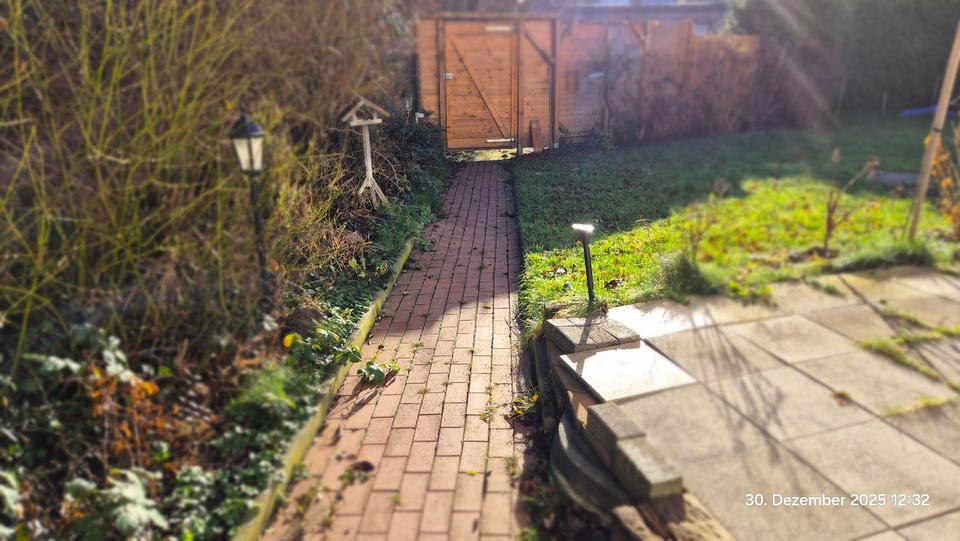 Idyllische Haushälfte, Erdgeschoß, Keller, Terasse, Garten 2 zimmer