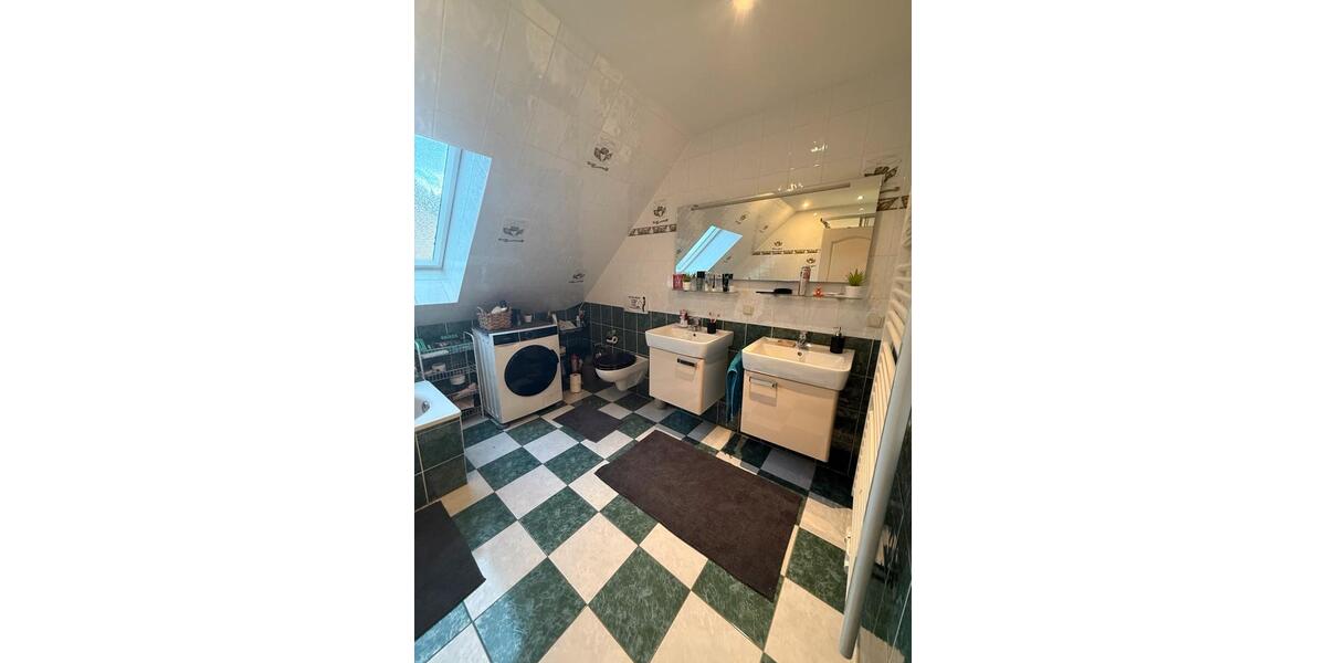 Dachgeschoßwohnung Tambach-Dietharz Dietharz - 4 Zimmer, 120 m&sup2;, 590&euro; | Angebot:26464914