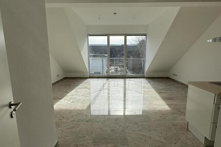 Haus Köln - 3.5 Zimmer, 123 m&sup2;, 2.000&euro; | Angebot:25084534