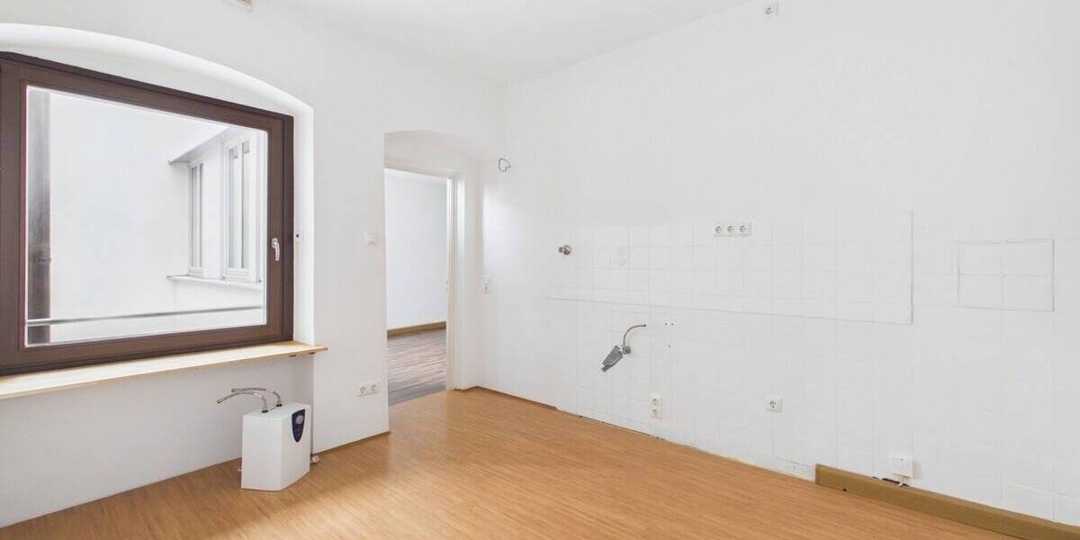 Etagenwohnung Regensburg Innenstadt - 3 Zimmer, 130 m&sup2;, 1.100&euro; | Angebot:26733550
