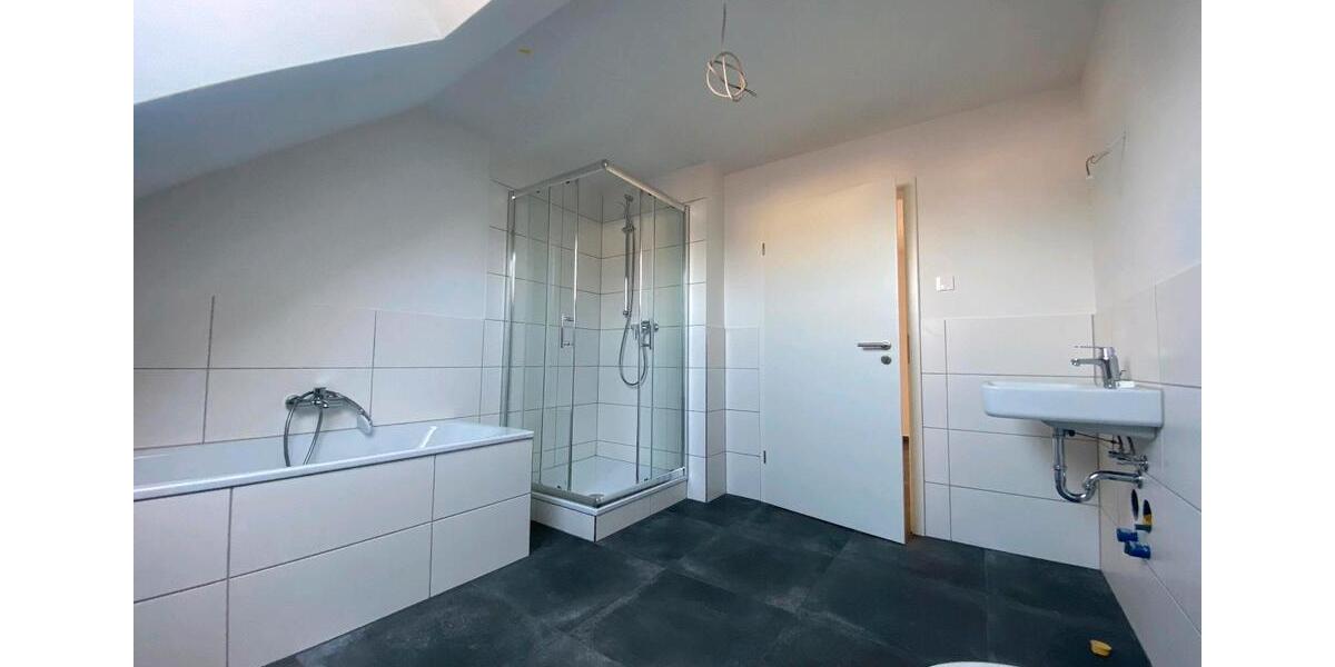 Dachgeschoßwohnung Kahl am Main - 4 Zimmer, 112 m&sup2;, 1.752&euro; | Angebot:26236084