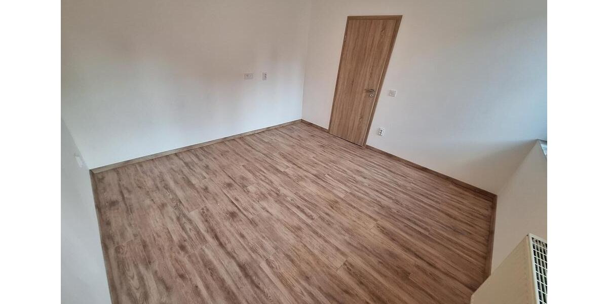 Etagenwohnung Burgstädt - 2.5 Zimmer, 55 m&sup2;, 550&euro; | Angebot:26648962