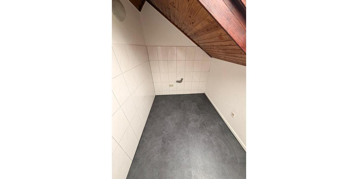 Dachgeschoßwohnung Aachen Aachen-Mitte - 2 Zimmer, 45 m&sup2;, 350&euro; | Angebot:26221214