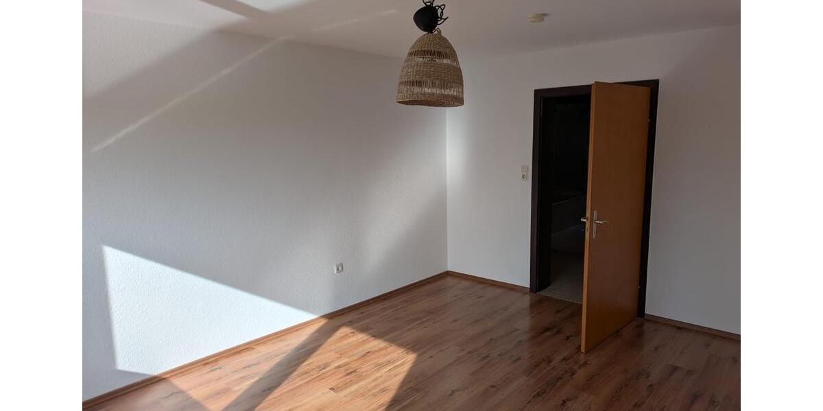 Etagenwohnung Cham - 4 Zimmer, 100 m&sup2;, 720&euro; | Angebot:26497728