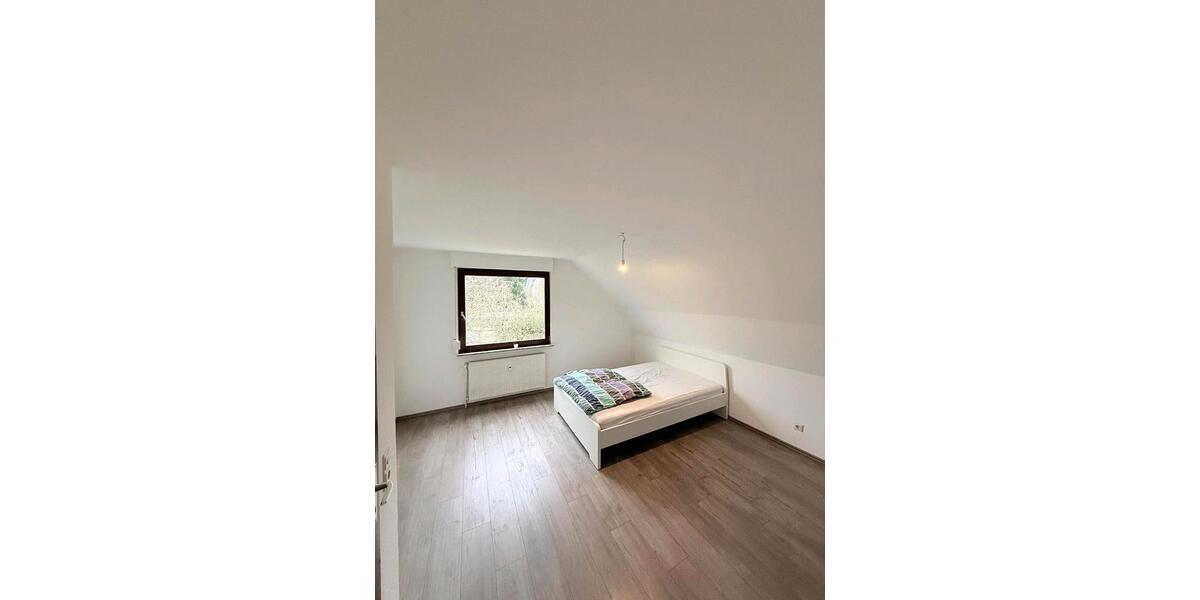 Dachgeschoßwohnung Finnentrop - 1 Zimmer, 68 m&sup2;, 700&euro; | Angebot:24543009
