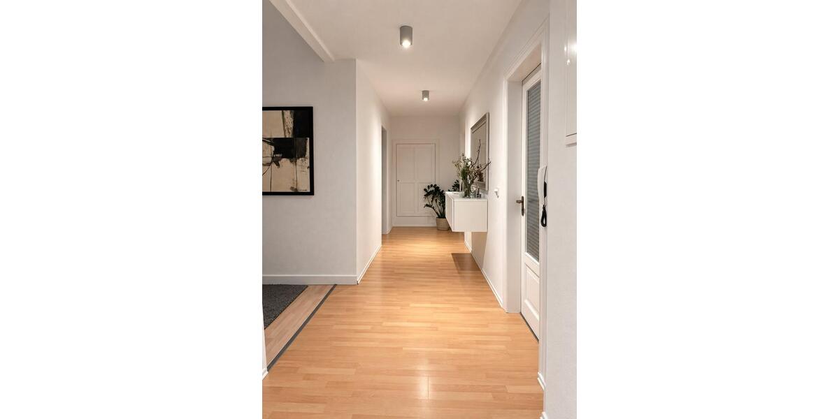 Dachgeschoßwohnung Saarlouis - 4 Zimmer, 105 m&sup2;, 750&euro; | Angebot:27639229