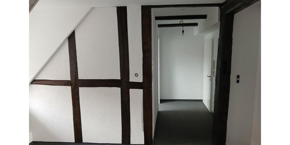Dachgeschoßwohnung Hameln Kernstadt - 2.5 Zimmer, 70 m&sup2;, 630&euro; | Angebot:26038865