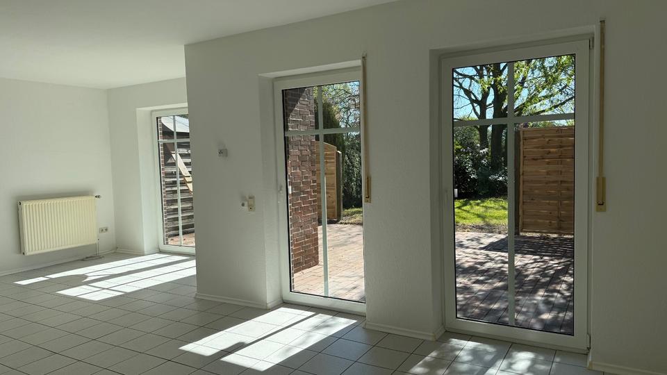 Erdgeschoßwohnung Uplengen - 4 Zimmer, 106 m&sup2;, 595&euro; | Angebot:26532141