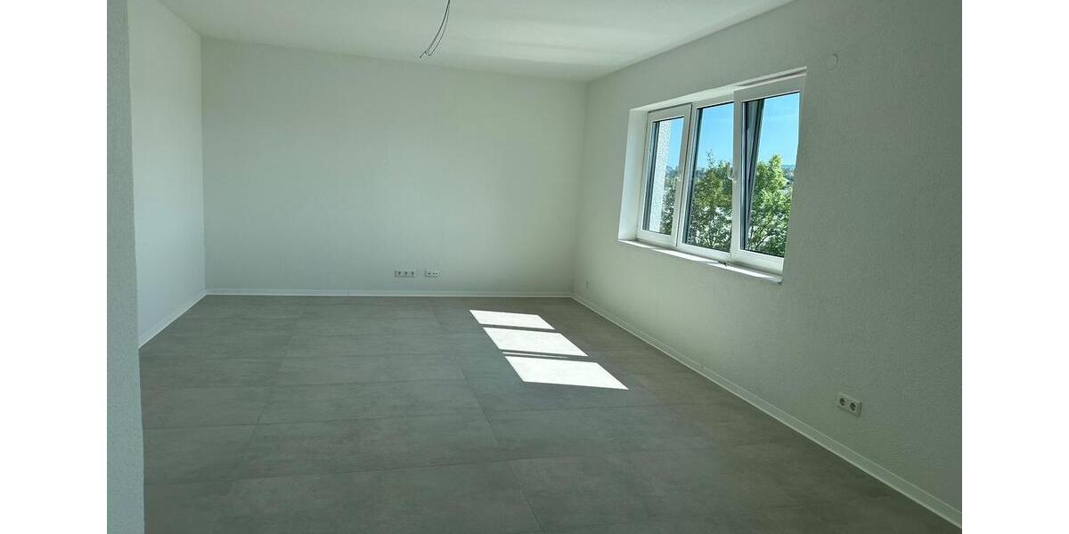 Etagenwohnung Göppingen Bruckwasen - 3 Zimmer, 92 m&sup2;, 1.200&euro; | Angebot:24650563