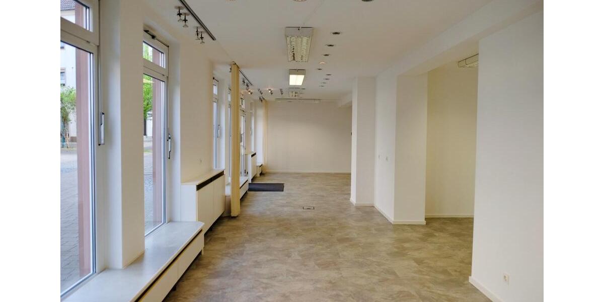 Gewerbefläche am Kirchplatz in Merzig zu vermieten – 95 m² Erdges zimmer