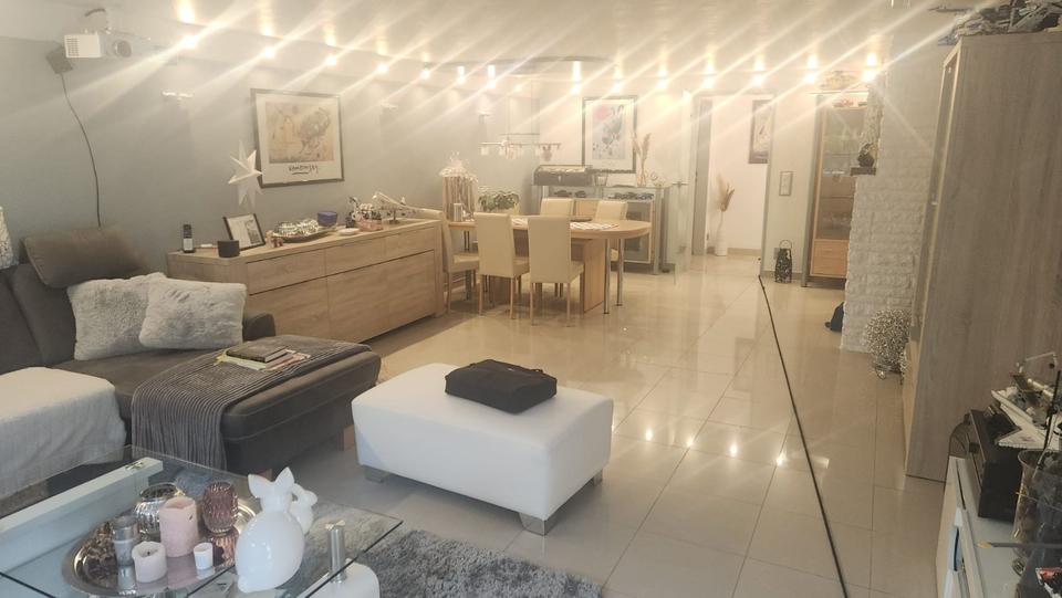 Etagenwohnung Iserlohn Letmathe - 5 Zimmer, 147 m&sup2;, 1.075&euro; | Angebot:25100462