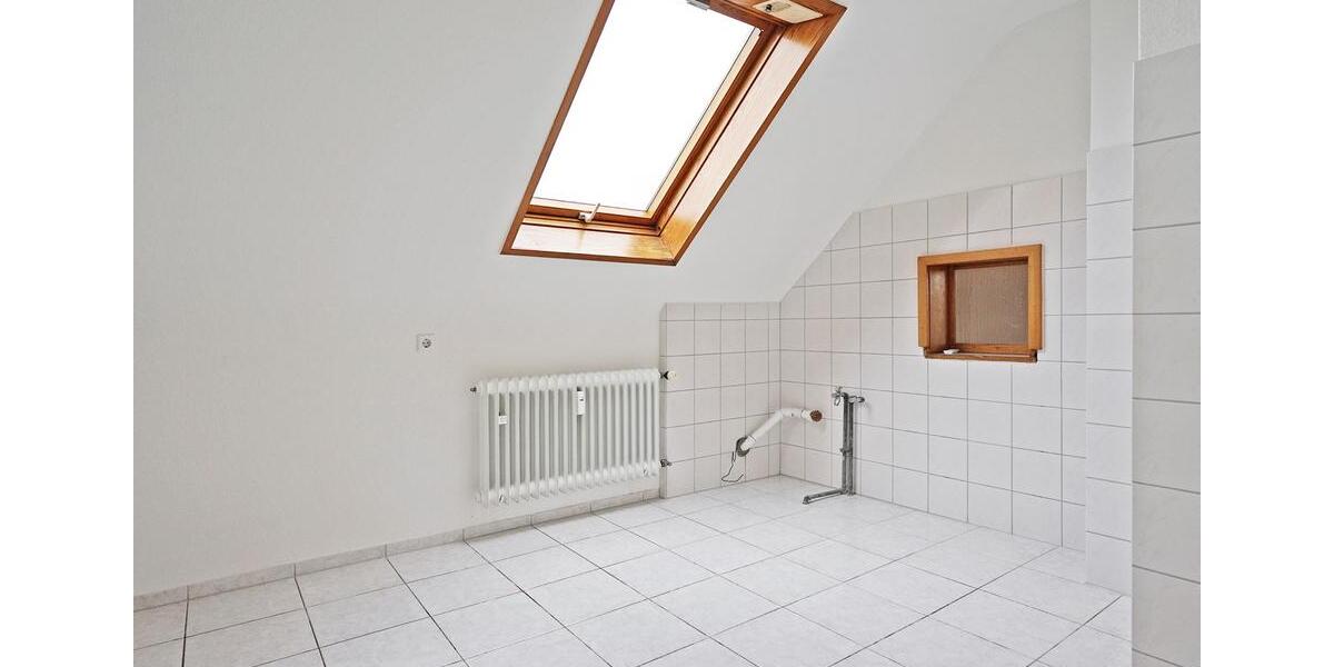 Dachgeschoßwohnung Hockenheim - 2.5 Zimmer, 69 m&sup2;, 1.000&euro; | Angebot:26649605