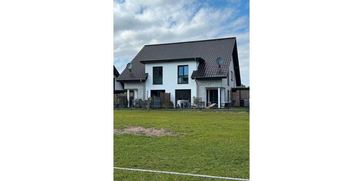 Doppelhaushälfte Schloß Holte-Stukenbrock Stukenbrock - 4 Zimmer, 145 m&sup2;, 1.600&euro; | Angebot:26486708