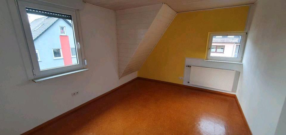 Dachgeschoßwohnung Dieblich - 3 Zimmer, 120 m&sup2;, 700&euro; | Angebot:26048656