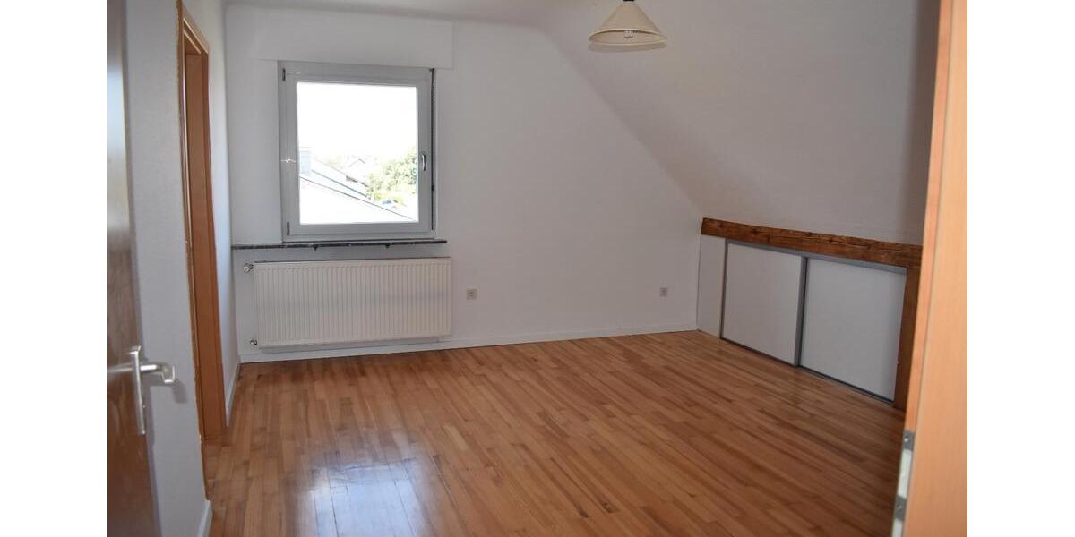 Dachgeschoßwohnung Dillingen (Saar) - 3 Zimmer, 65 m&sup2;, 500&euro; | Angebot:26486076