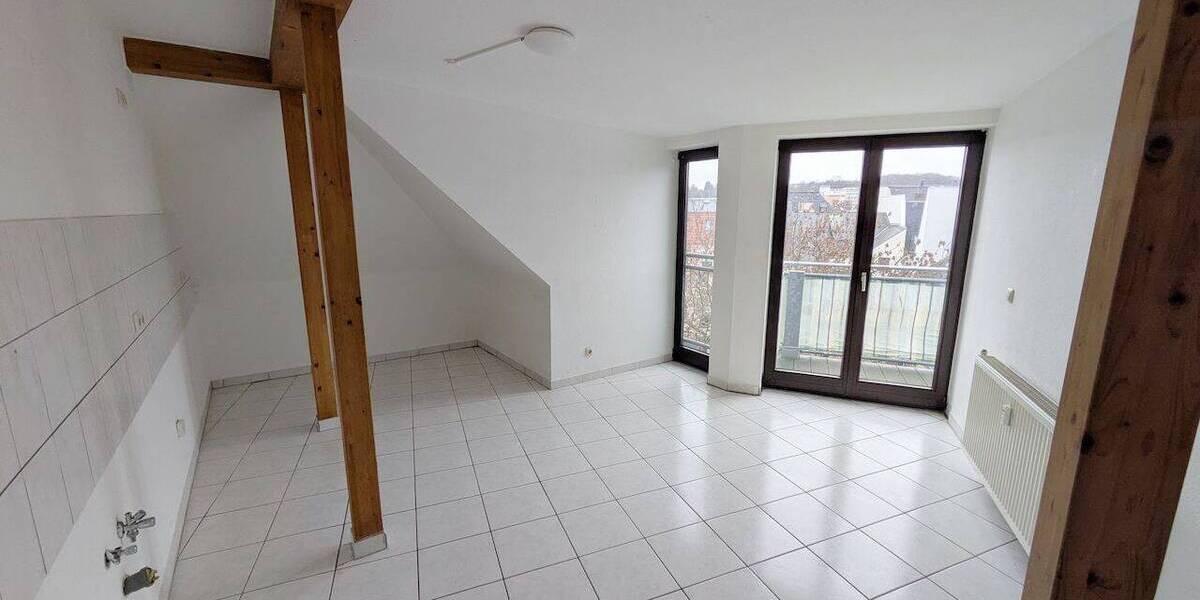 Etagenwohnung Zwickau Innenstadt - 4 Zimmer, 95 m&sup2;, 620&euro; | Angebot:26779409