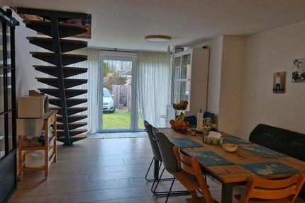 4 Zimmer Wohnung - WG geeignet 4 zimmer