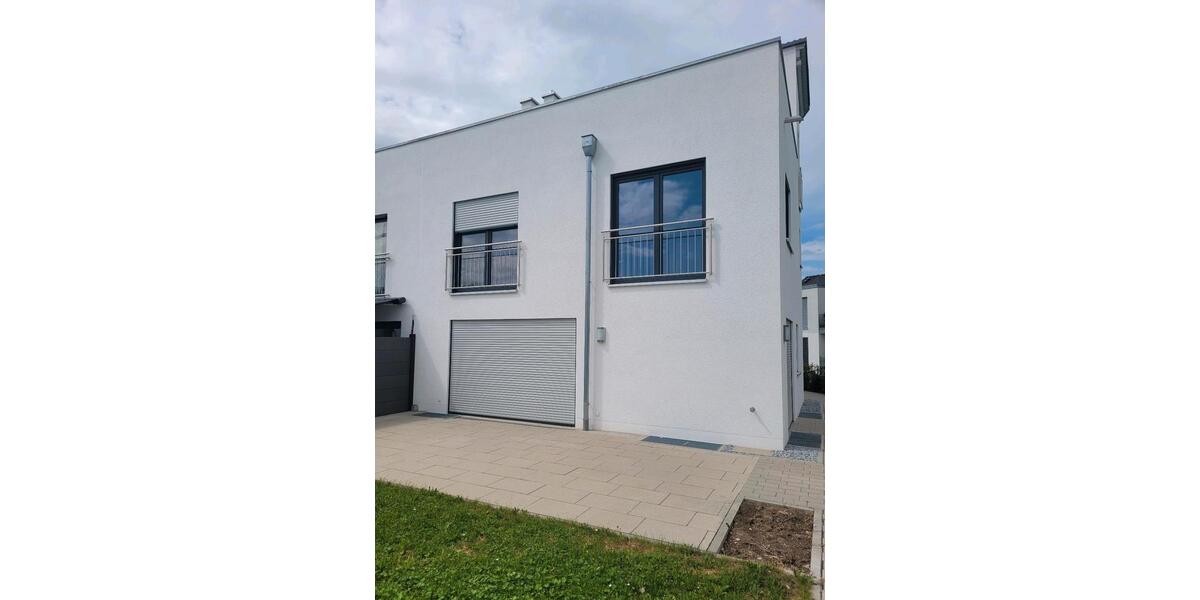 Etagenwohnung Kirchentellinsfurt - 1 Zimmer, 170 m&sup2;, 700&euro; | Angebot:25415723