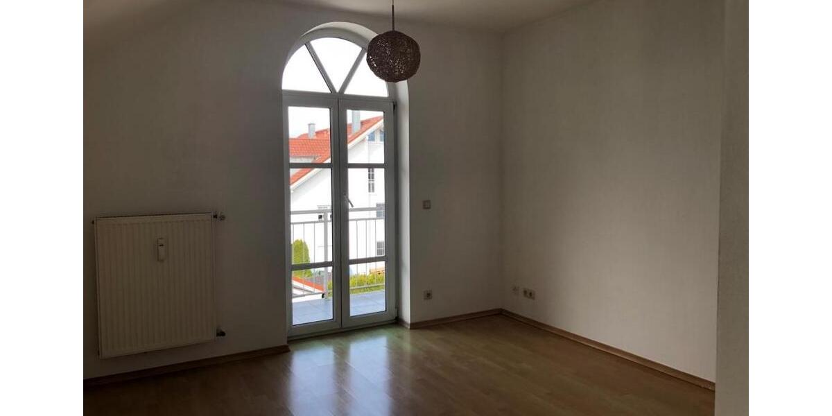 Dachgeschoßwohnung Ruhstorf an der Rott - 2 Zimmer, 49 m&sup2;, 750&euro; | Angebot:24648810