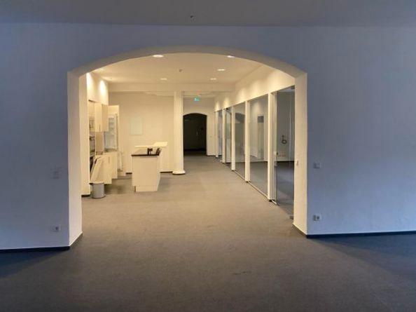 VB3516VLa Moderne Bürofläche in denkmalgeschütztem Gebäude ca. 10 km westlich von Regensburg