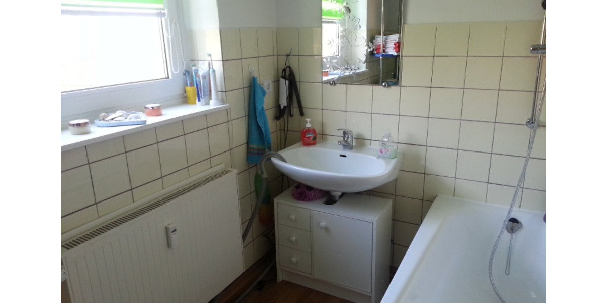 Erdgeschoßwohnung Borken (Hessen) - 4 Zimmer, 89 m&sup2;, 500&euro; | Angebot:26068769