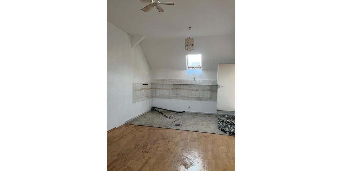 Etagenwohnung Hainburg - 4 Zimmer, 100 m&sup2;, 1.300&euro; | Angebot:25236524